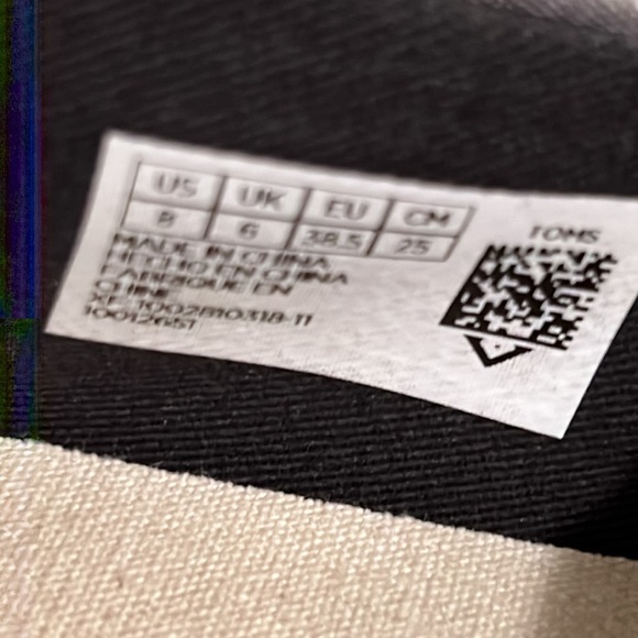 Tom’s  cute summer shoes size 8 - Picture 4 of 4